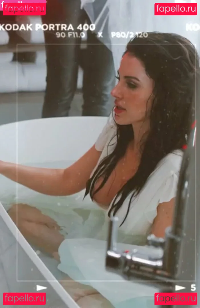 Jessica Lowndes Onlyfans Photo Gallery 