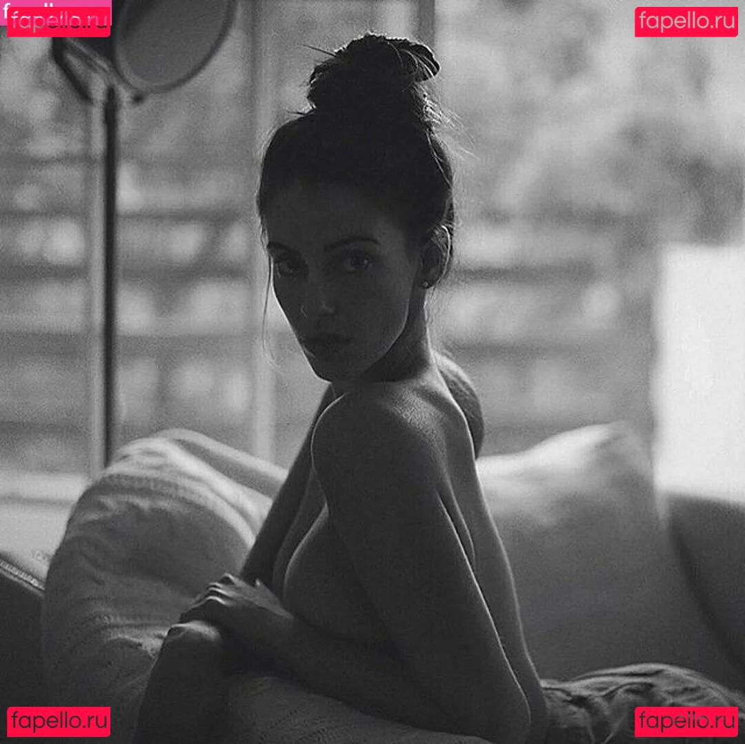 Jessica Lowndes Onlyfans Photo Gallery 