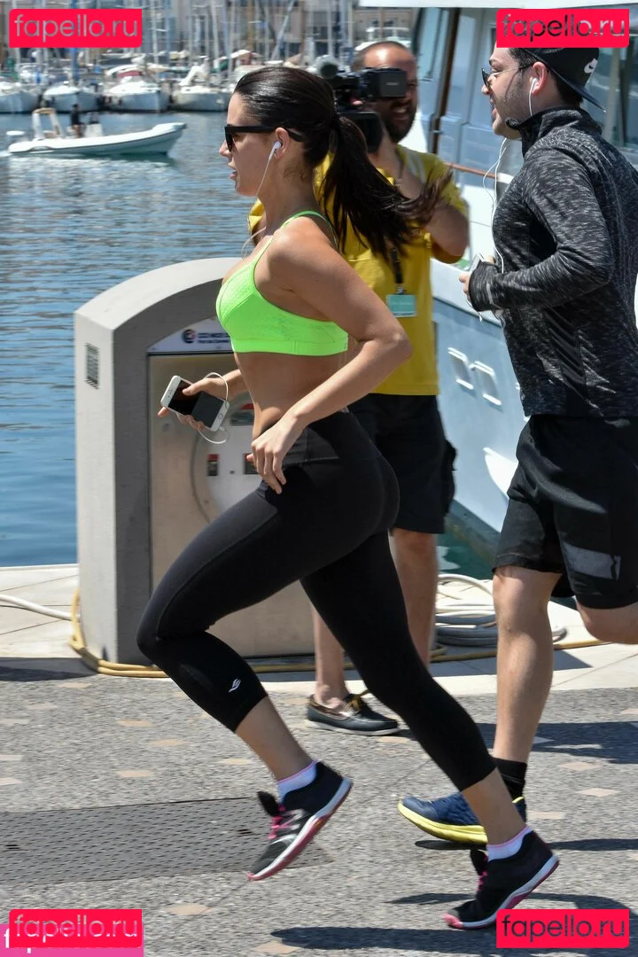 Jessica Lowndes Onlyfans Photo Gallery 