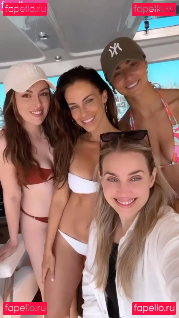 Jessica Lowndes Onlyfans Photo Gallery 