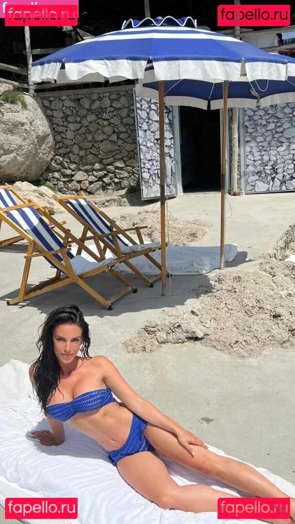 Jessica Lowndes Onlyfans Photo Gallery 