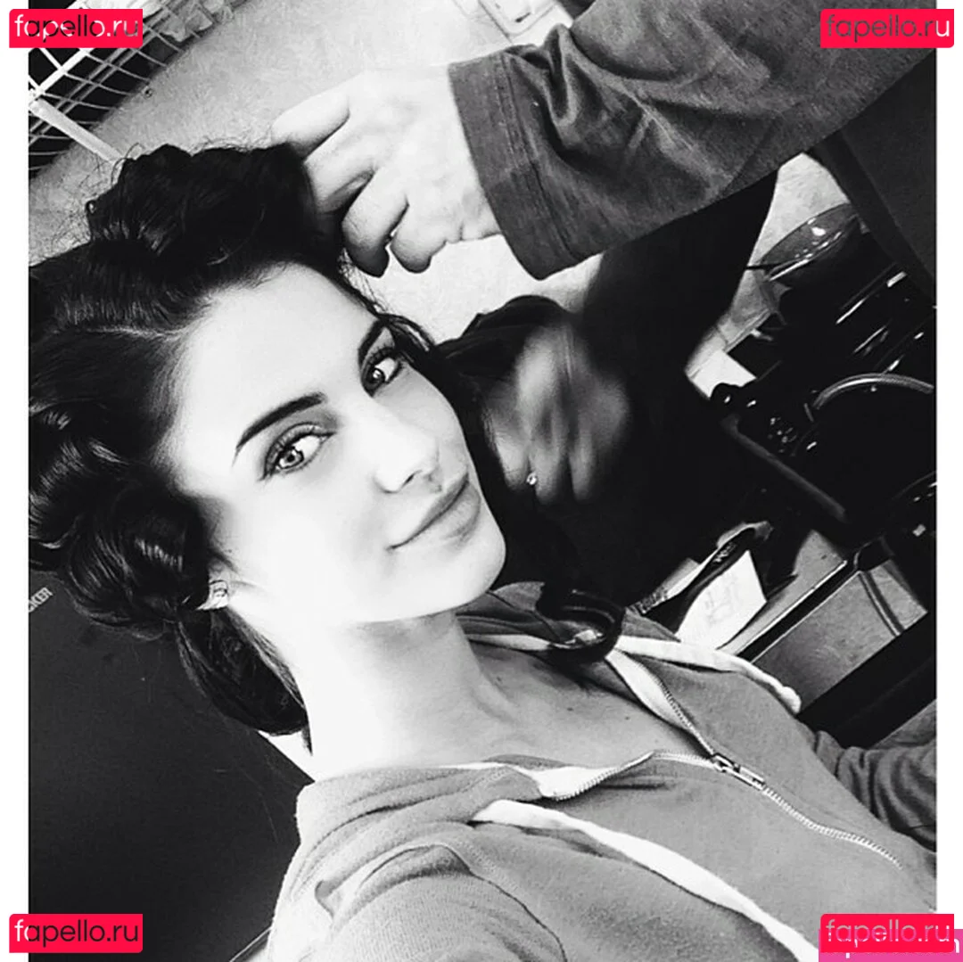 Jessica Lowndes Onlyfans Photo Gallery 