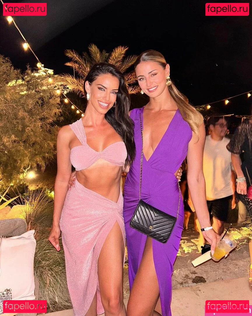 Jessica Lowndes Onlyfans Photo Gallery 