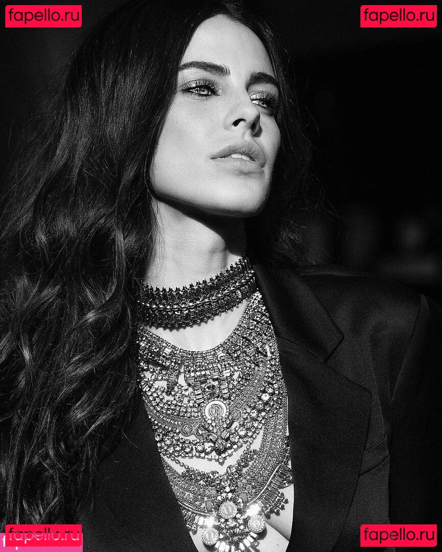 Jessica Lowndes Onlyfans Photo Gallery 