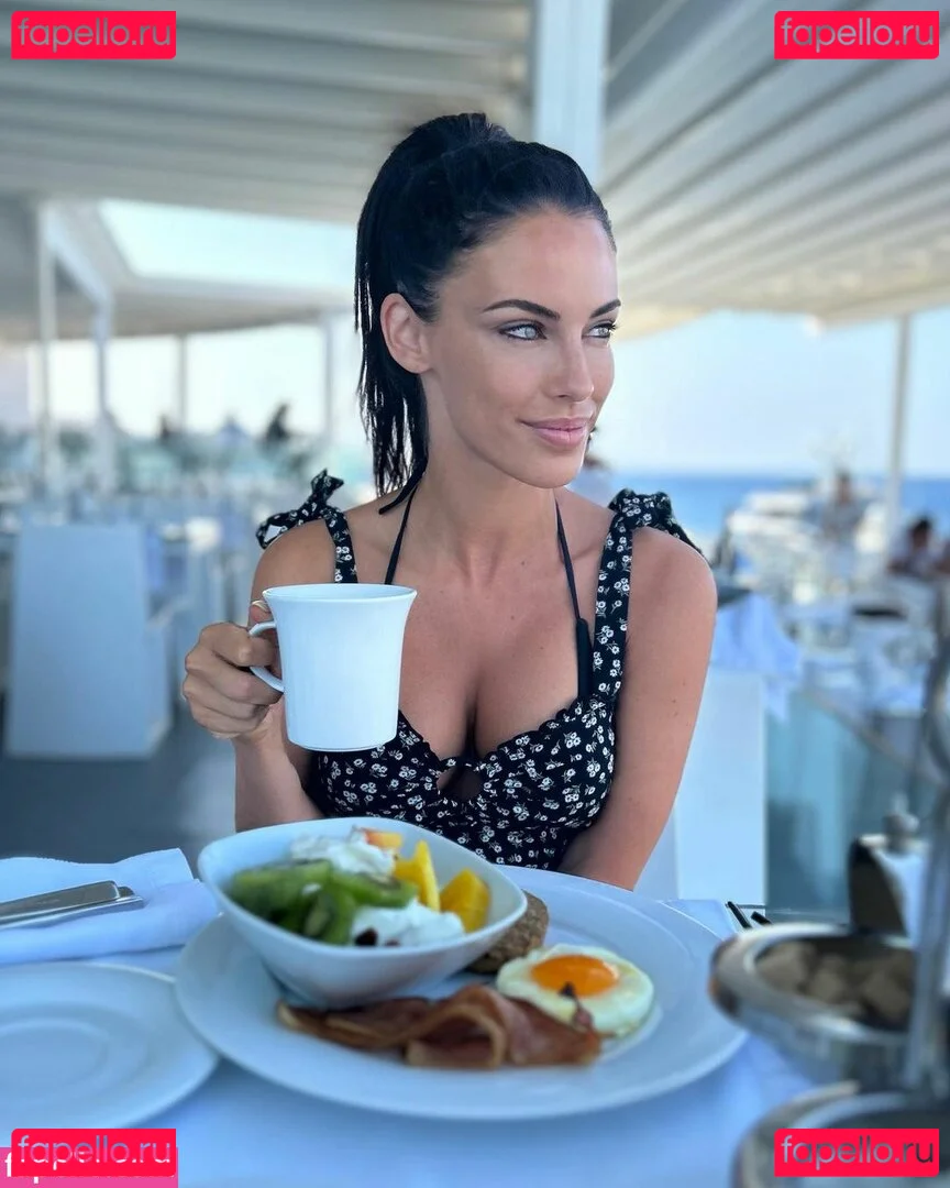 Jessica Lowndes Onlyfans Photo Gallery 