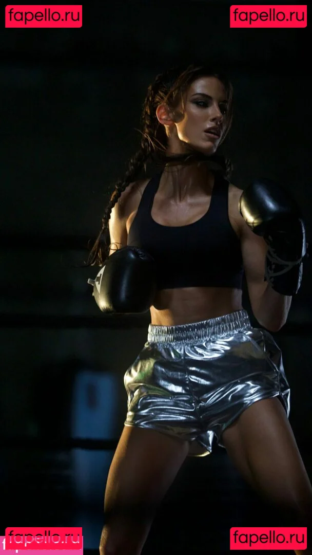 Jessica Lowndes Onlyfans Photo Gallery 