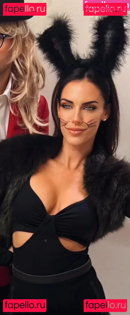 Jessica Lowndes Onlyfans Photo Gallery 