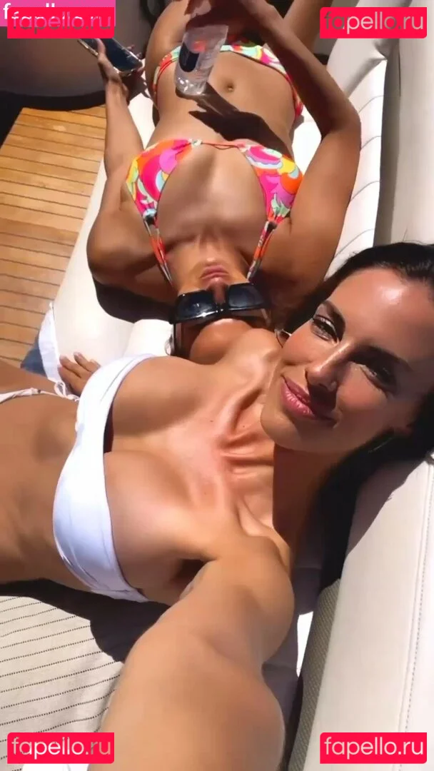 Jessica Lowndes Onlyfans Photo Gallery 