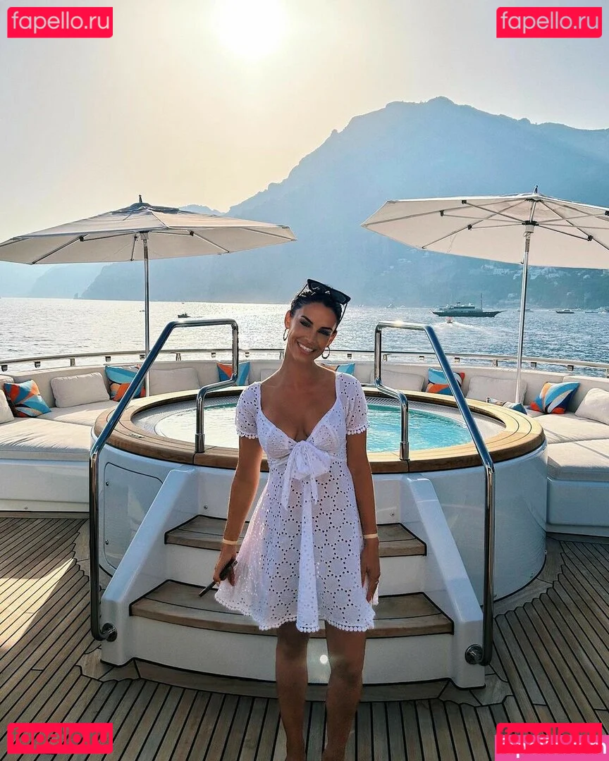 Jessica Lowndes Onlyfans Photo Gallery 