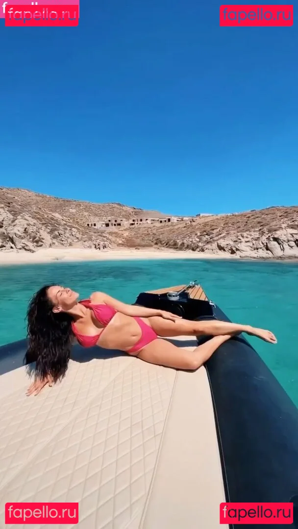 Jessica Lowndes Onlyfans Photo Gallery 