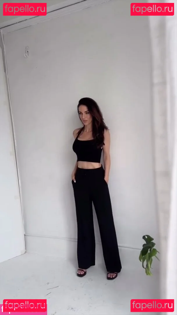 Jessica Lowndes Onlyfans Photo Gallery 