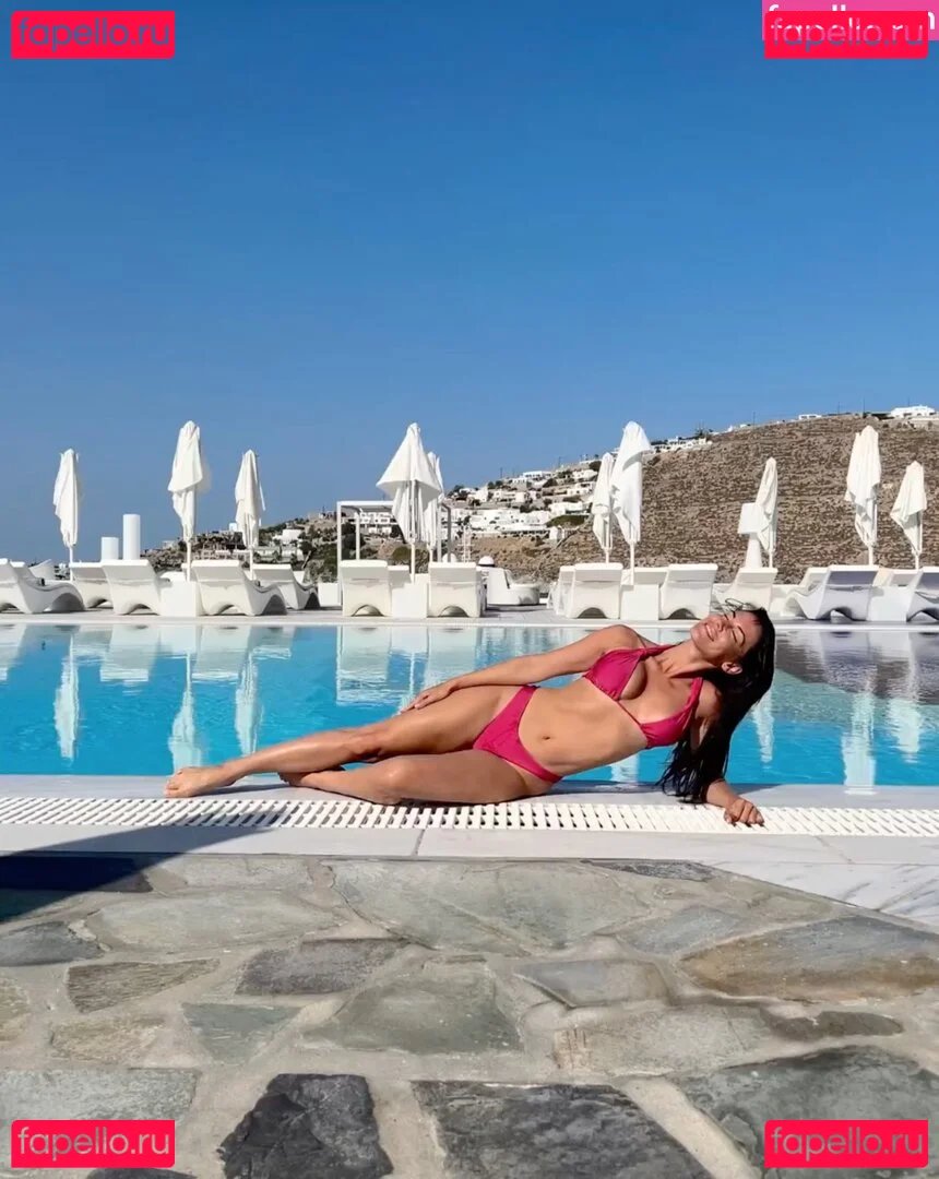 Jessica Lowndes Onlyfans Photo Gallery 