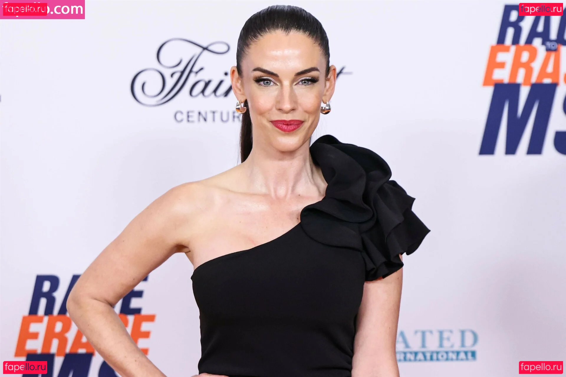 Jessica Lowndes Onlyfans Photo Gallery 