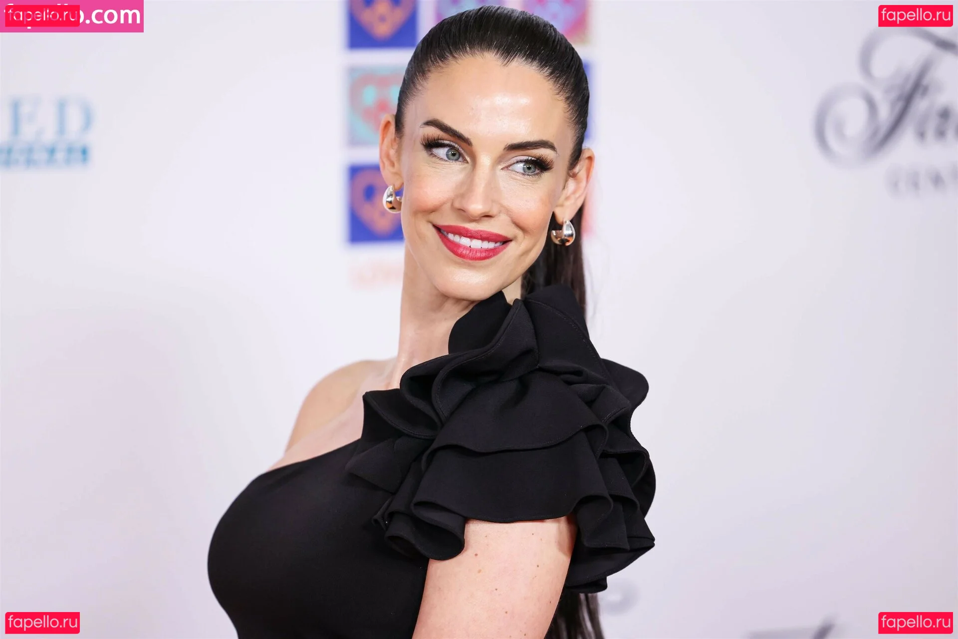 Jessica Lowndes Onlyfans Photo Gallery 