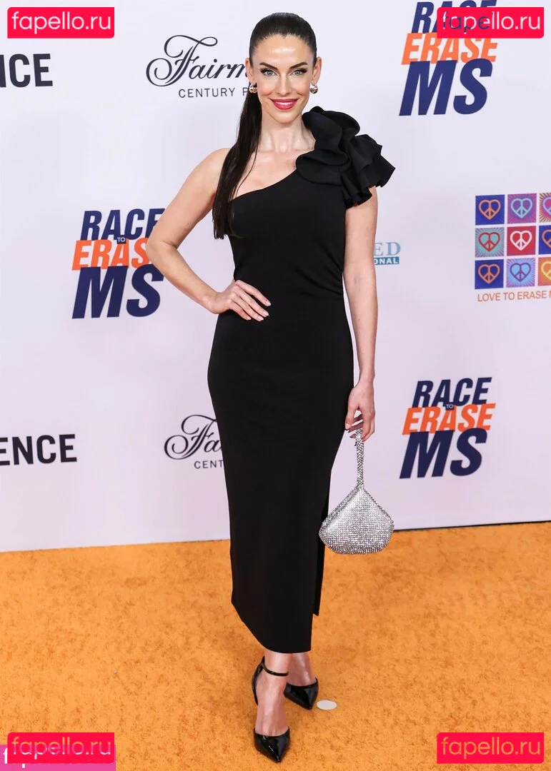 Jessica Lowndes Onlyfans Photo Gallery 