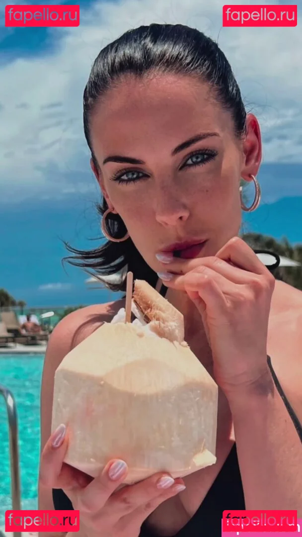 Jessica Lowndes Onlyfans Photo Gallery 