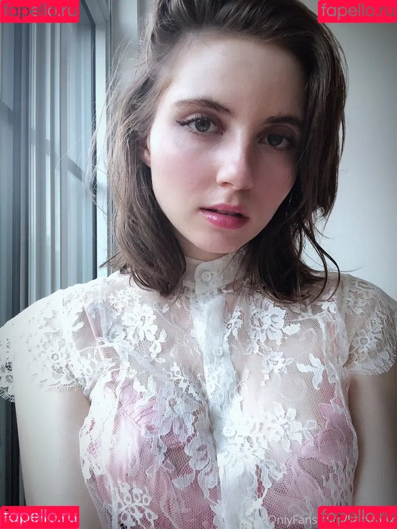 Liara Roux Onlyfans Photo Gallery 