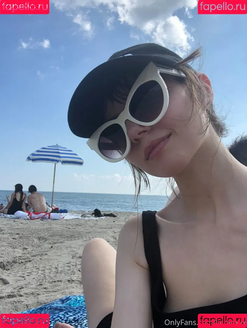 Liara Roux Onlyfans Photo Gallery 