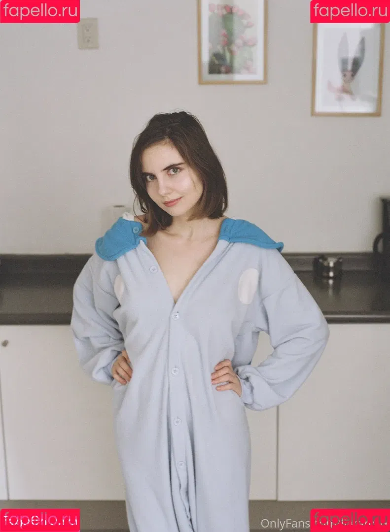Liara Roux Onlyfans Photo Gallery 