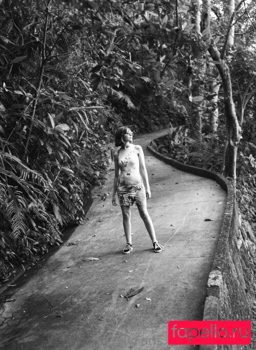 Liara Roux Onlyfans Photo Gallery 