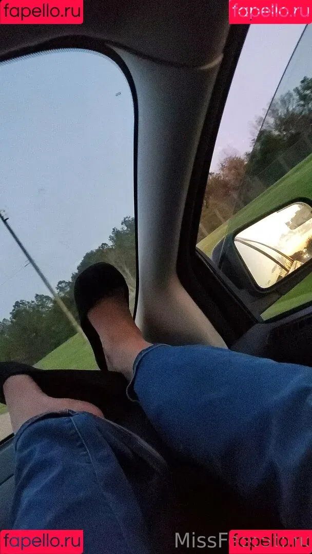 missfeetstink Onlyfans Photo Gallery 