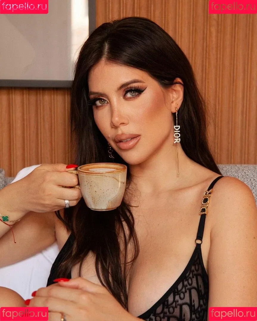 Wanda Nara Onlyfans Photo Gallery 