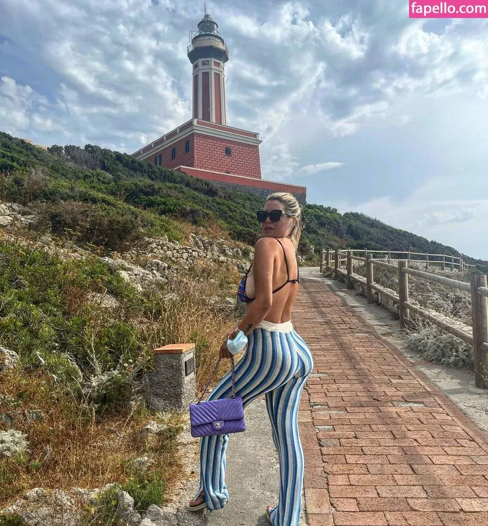 Wanda Nara Onlyfans Photo Gallery 