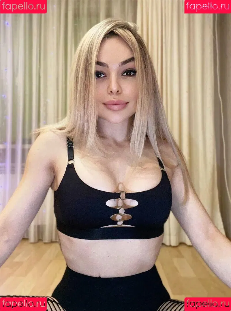 maltihoneyy Onlyfans Photo Gallery 