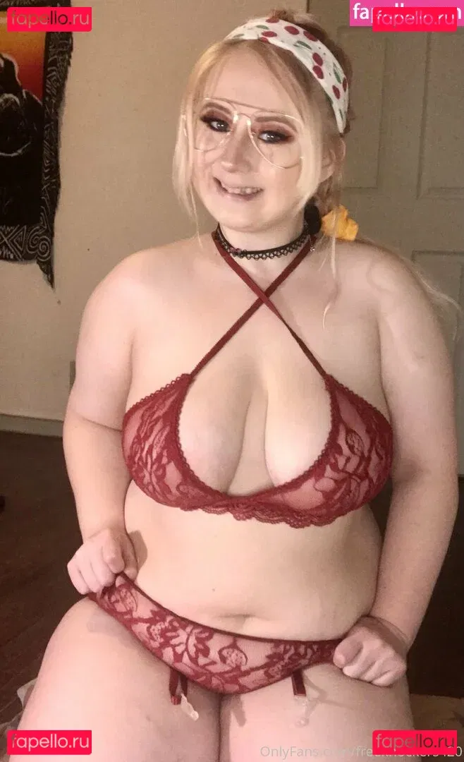 freeknockers420 Onlyfans Photo Gallery 