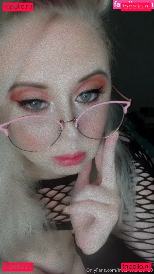 freeknockers420 Onlyfans Photo Gallery 