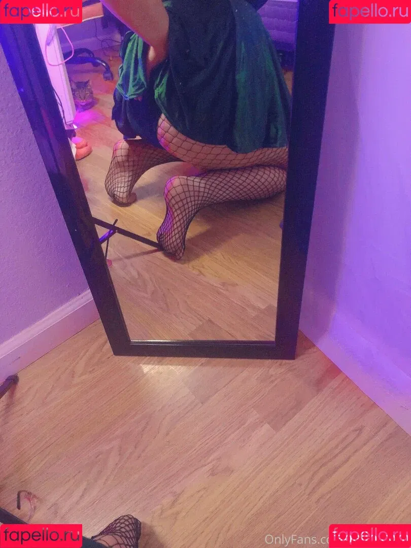 uwutaycos Onlyfans Photo Gallery 