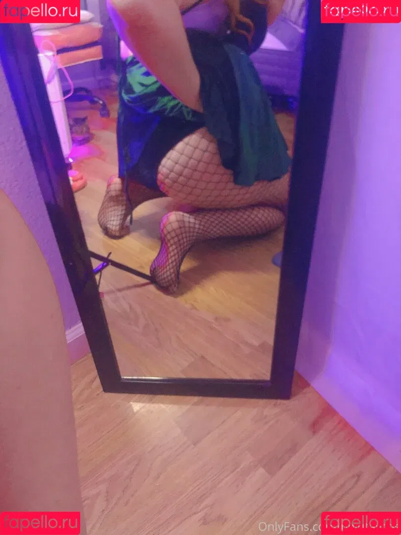 uwutaycos Onlyfans Photo Gallery 