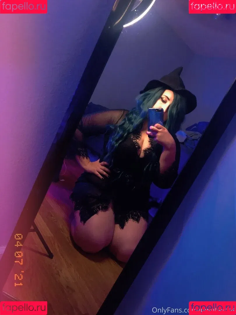 uwutaycos Onlyfans Photo Gallery 