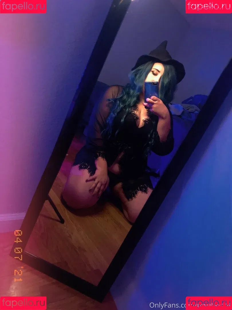 uwutaycos Onlyfans Photo Gallery 