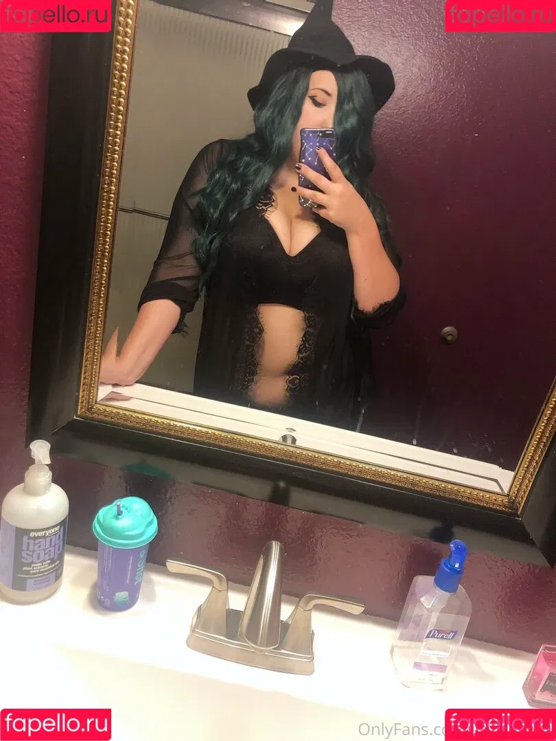 uwutaycos Onlyfans Photo Gallery 