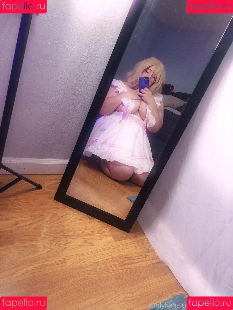 uwutaycos Onlyfans Photo Gallery 