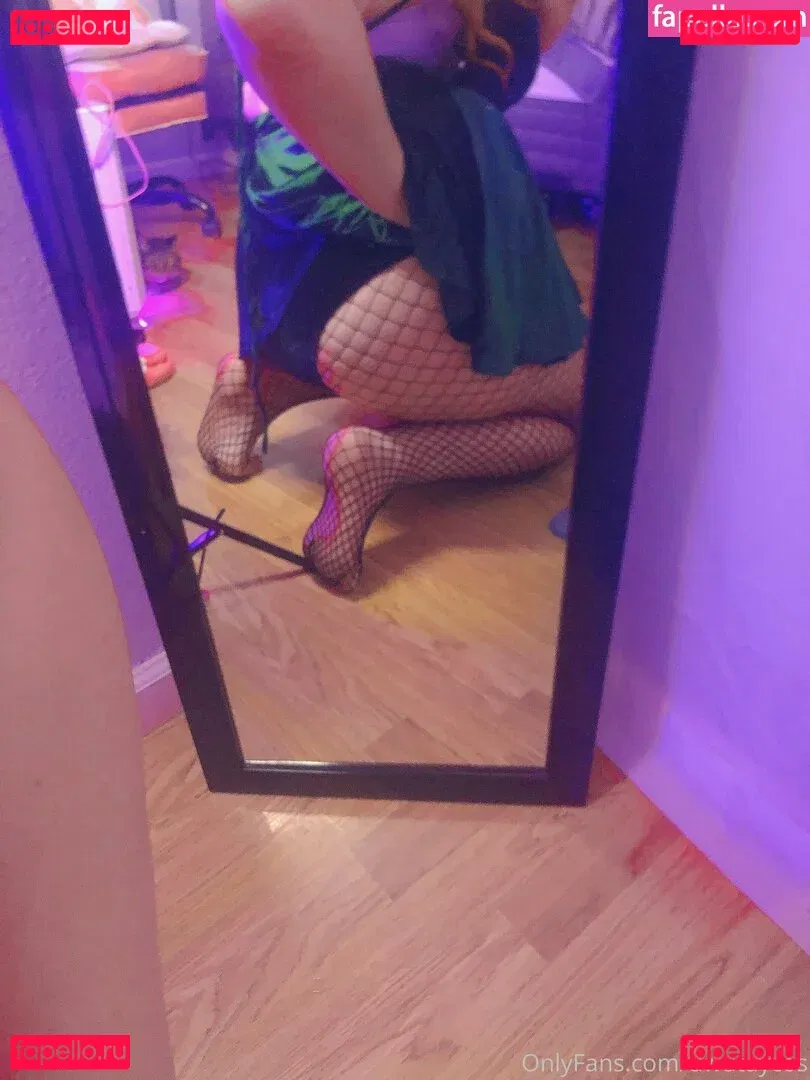 uwutaycos Onlyfans Photo Gallery 