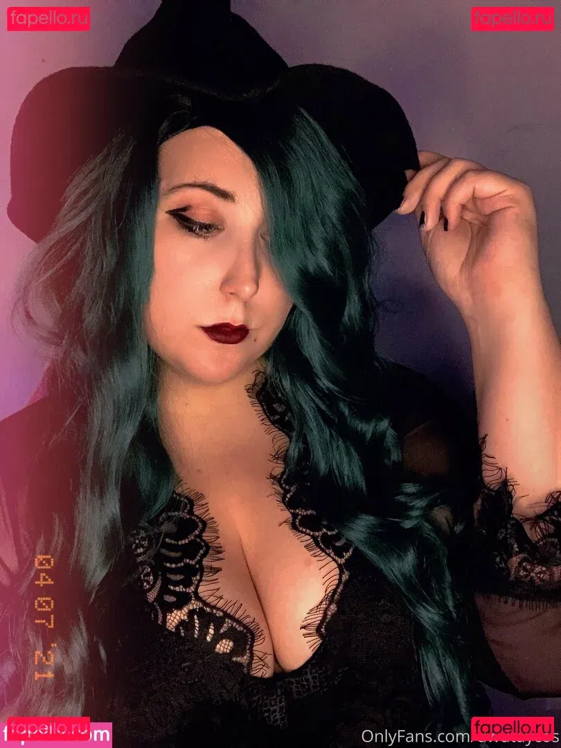 uwutaycos Onlyfans Photo Gallery 