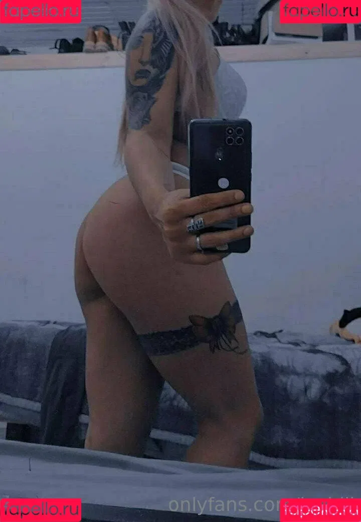 luchiii Onlyfans Photo Gallery 