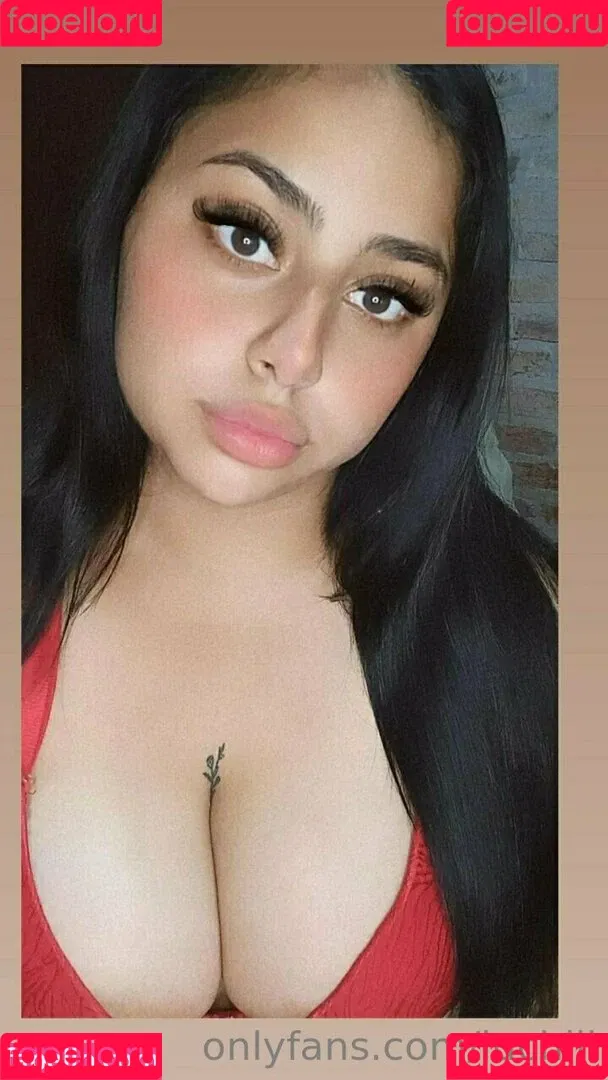 luchiii Onlyfans Photo Gallery 