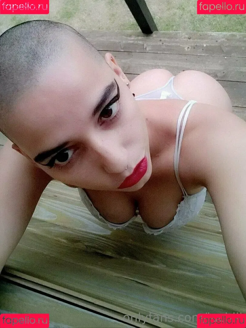 luchiii Onlyfans Photo Gallery 
