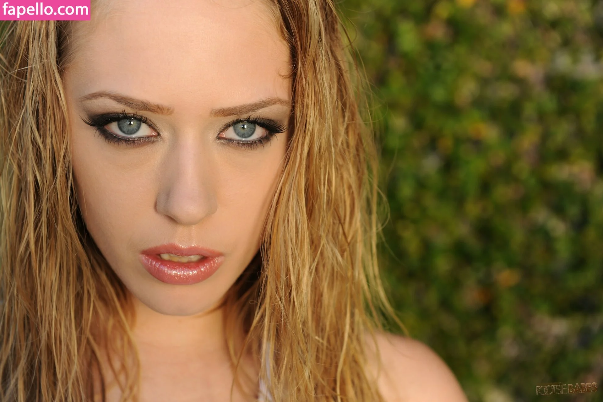 Kagney Linn Karter Onlyfans Photo Gallery 