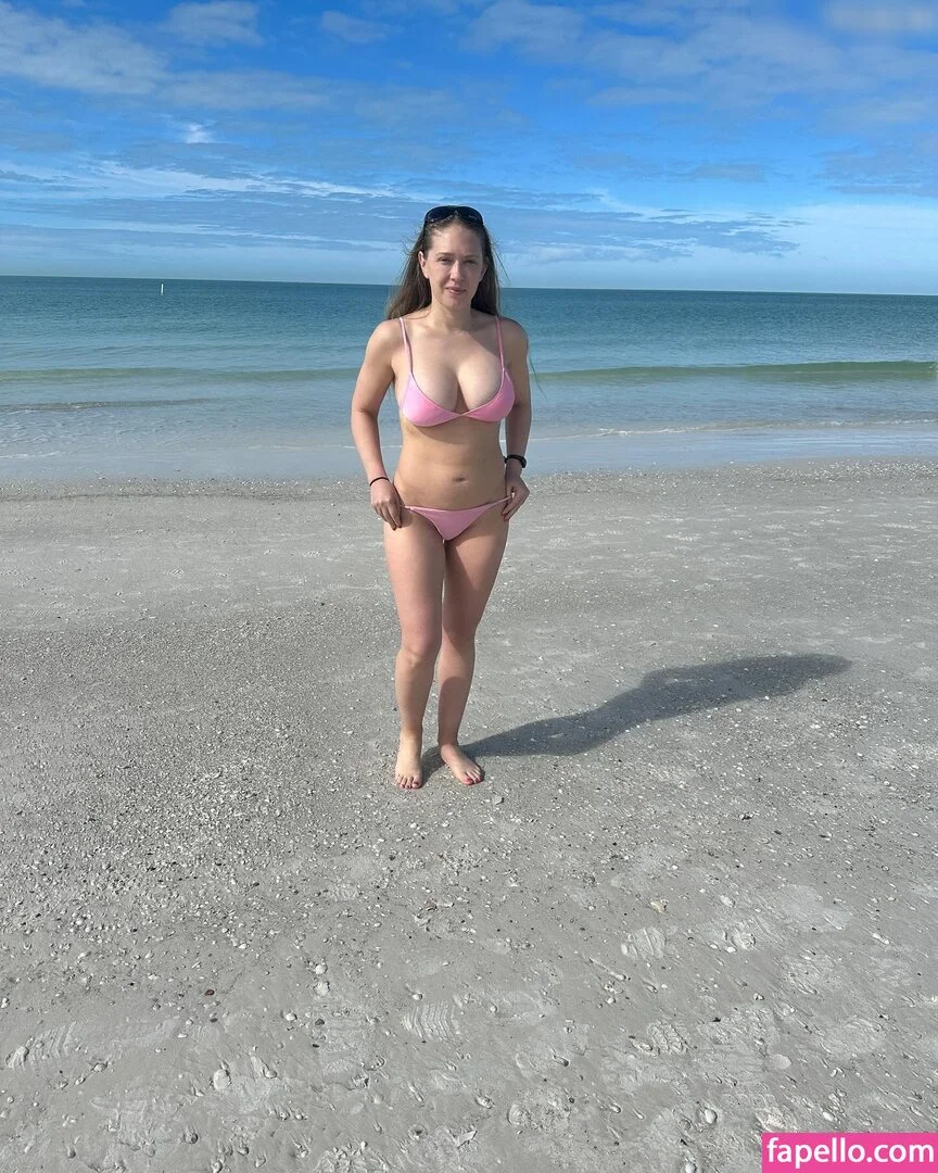 Kagney Linn Karter Onlyfans Photo Gallery 