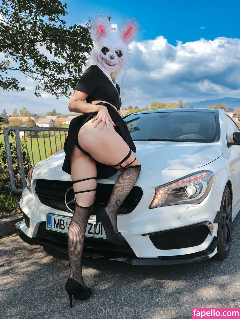 Iris Bloom Onlyfans Photo Gallery 