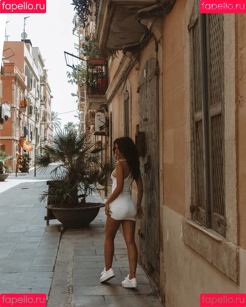 Sara Llamas Onlyfans Photo Gallery 