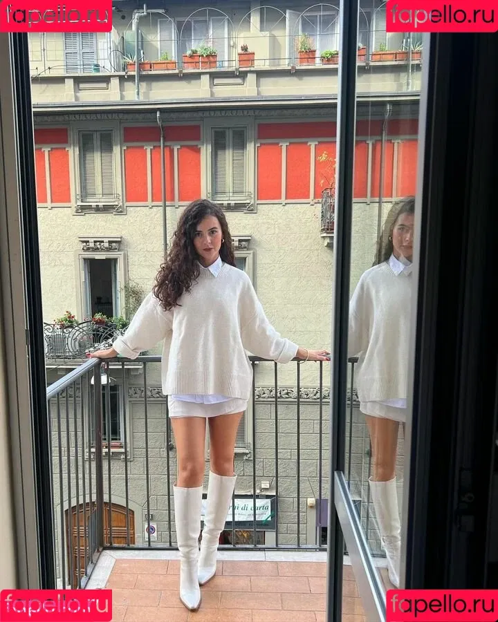 Sara Llamas Onlyfans Photo Gallery 