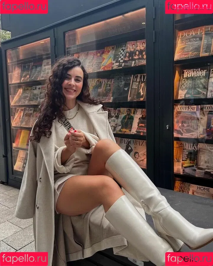 Sara Llamas Onlyfans Photo Gallery 