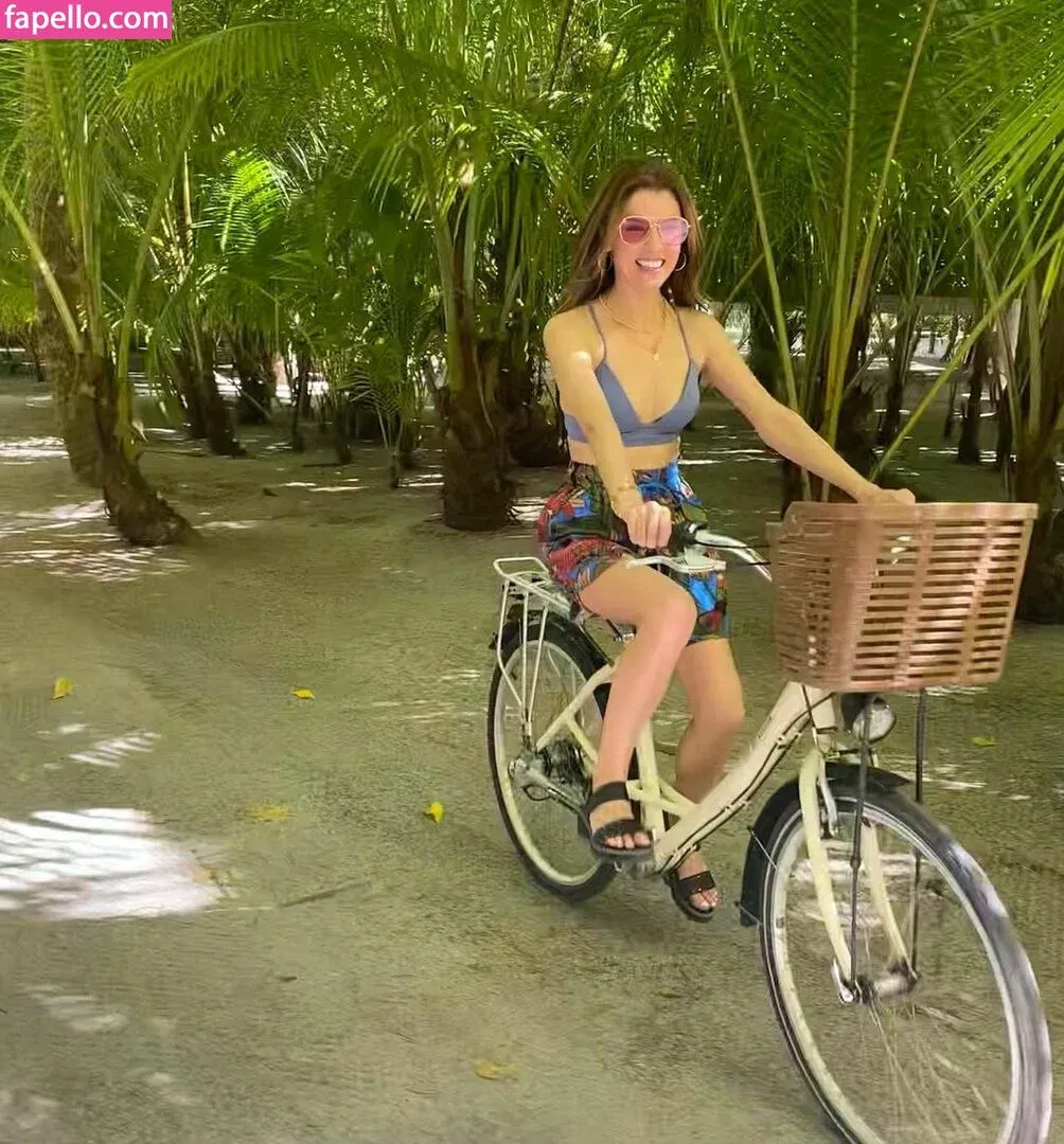 Anna Kendrick Onlyfans Photo Gallery 