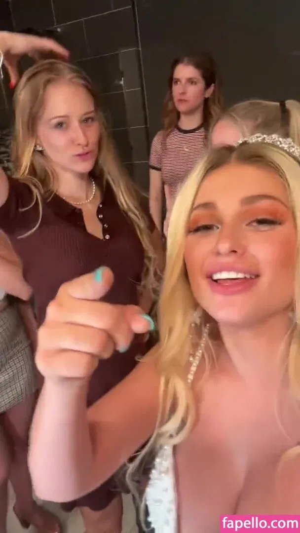 Anna Kendrick Onlyfans Photo Gallery 