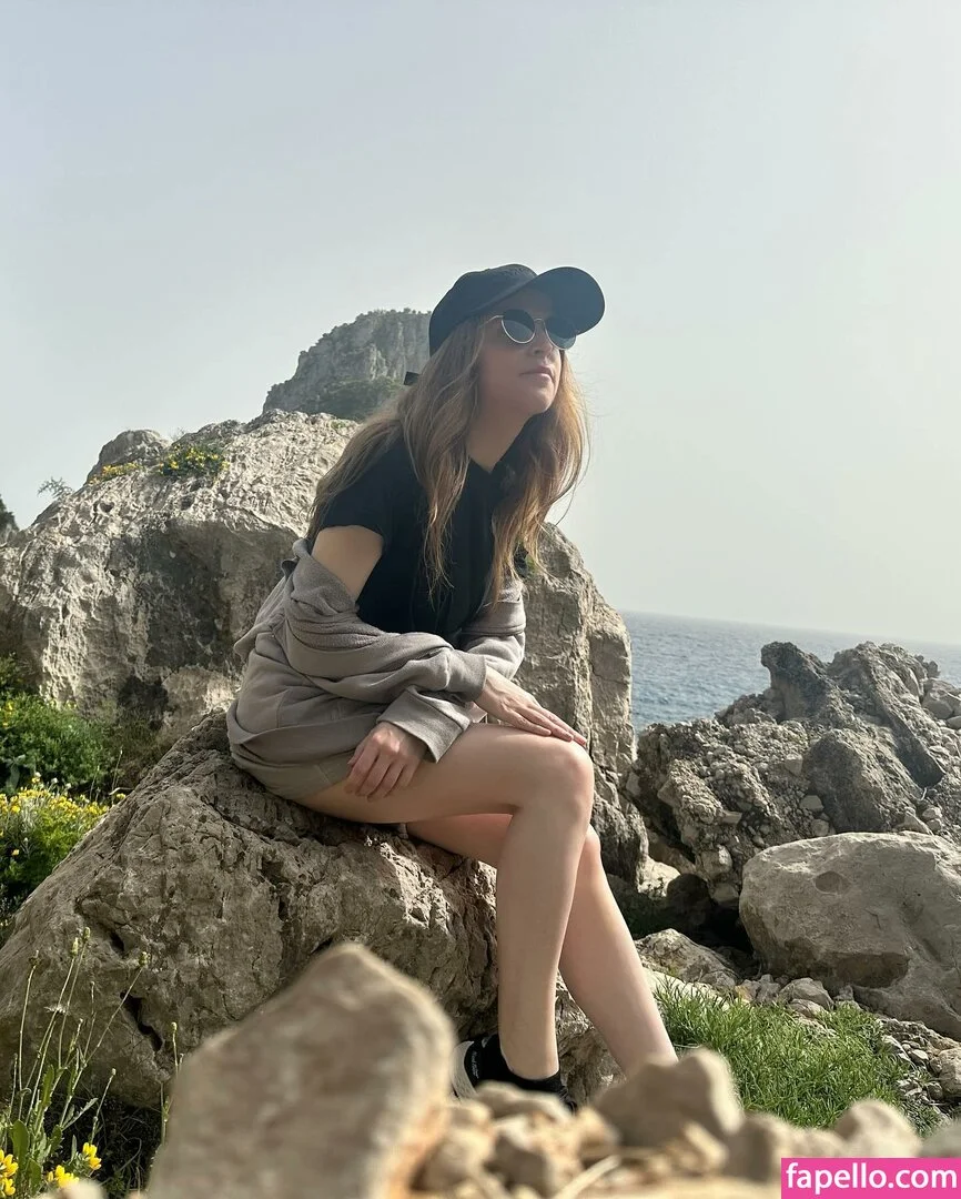 Anna Kendrick Onlyfans Photo Gallery 